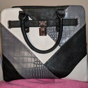 Black purse w/ elegant shades of grey 👀💕👋EUC